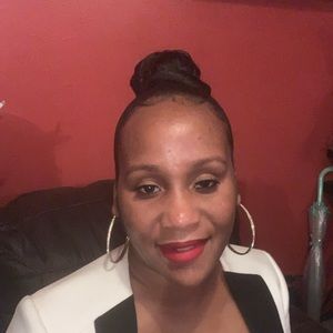 Meet your Posher, Tiara